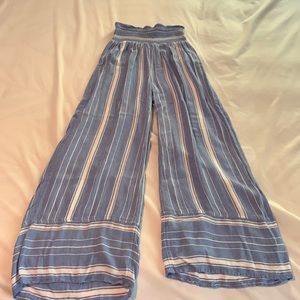 Billabong, flowy, blue stripe pants.